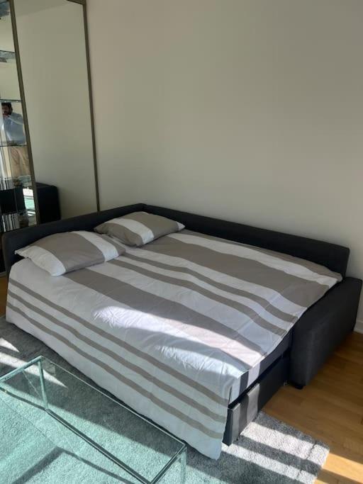 Tour Eiffel Terrasse Vue Seine Apartment Париж Екстериор снимка