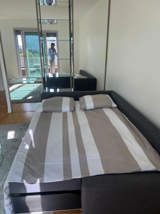 Tour Eiffel Terrasse Vue Seine Apartment Париж Екстериор снимка