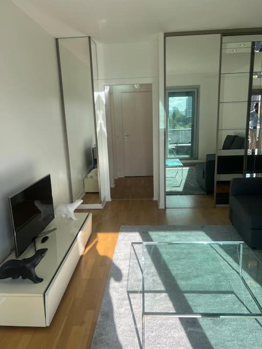 Tour Eiffel Terrasse Vue Seine Apartment Париж Екстериор снимка