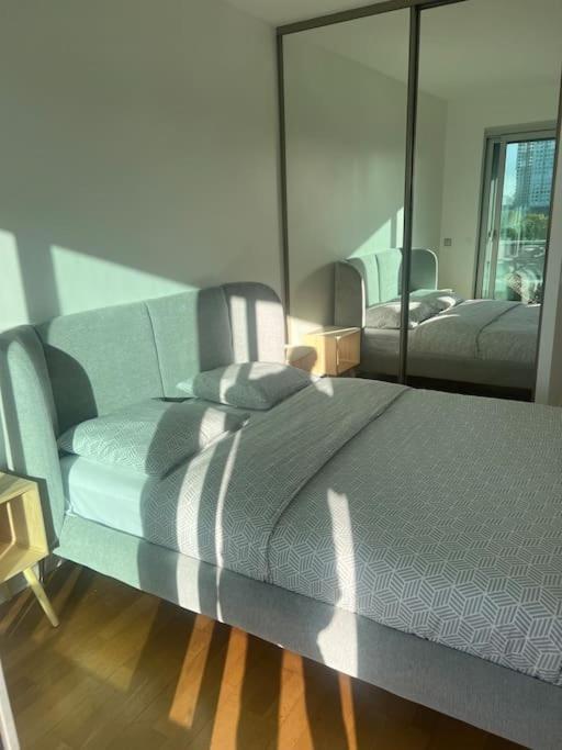 Tour Eiffel Terrasse Vue Seine Apartment Париж Екстериор снимка
