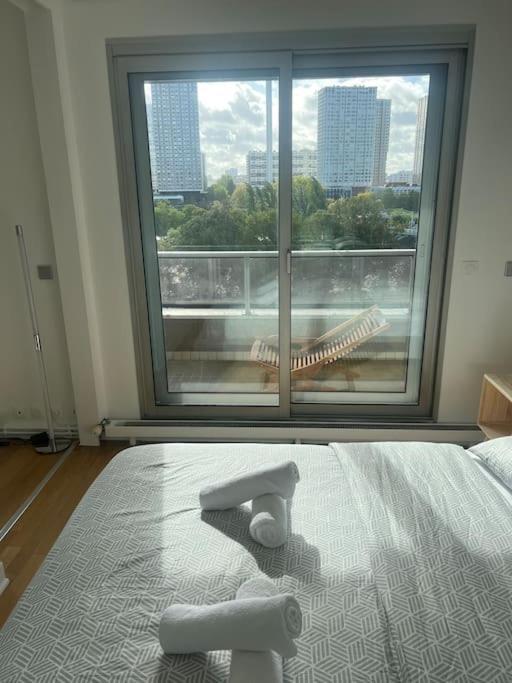 Tour Eiffel Terrasse Vue Seine Apartment Париж Екстериор снимка