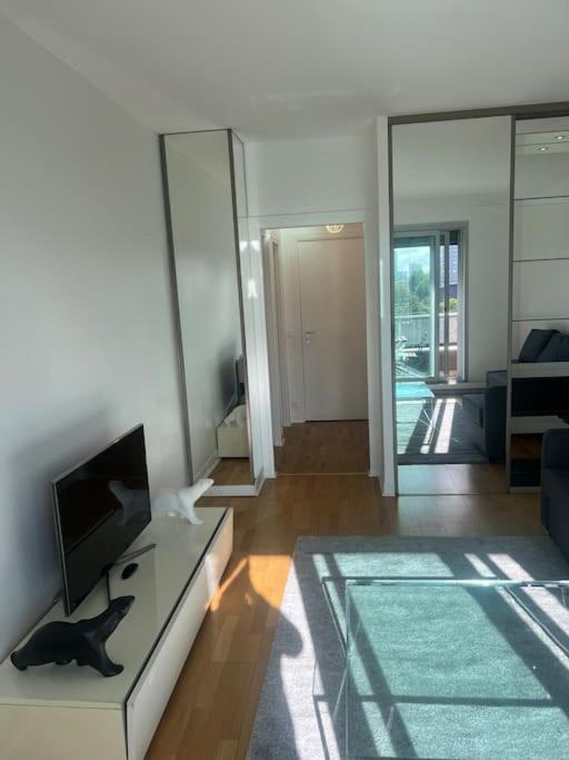 Tour Eiffel Terrasse Vue Seine Apartment Париж Екстериор снимка