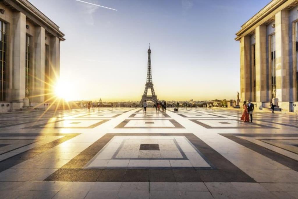 Tour Eiffel Terrasse Vue Seine Apartment Париж Екстериор снимка